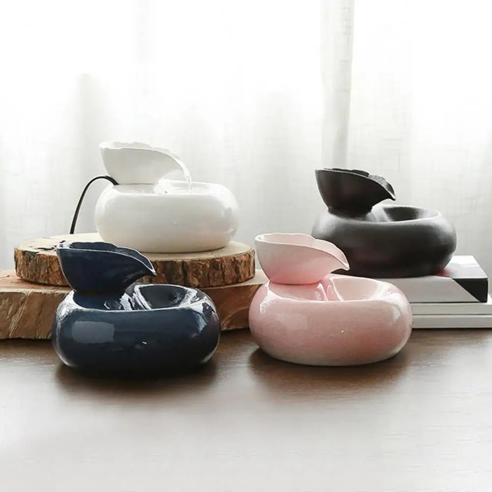 Fontaine à eau pour chat en céramique avec design élégant