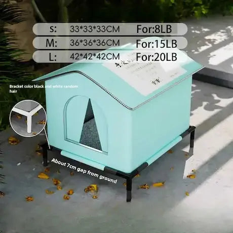 Niche chat extérieur isolée pour hiver