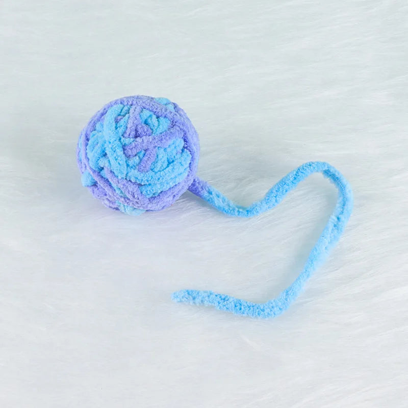 Balle pour chat en laine bleu vert avec son de grelot, idéale pour jeu en intérieur