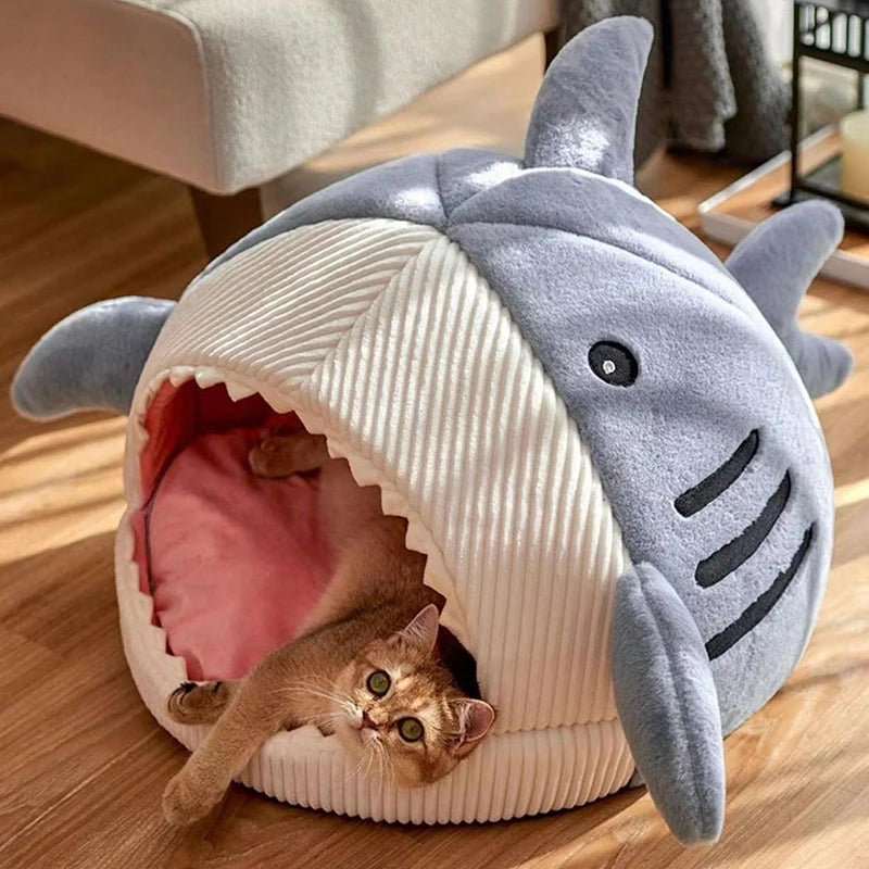  niche pour chat CozyShark™ : un objet de décoration original et fonctionnel pour votre intérieur.