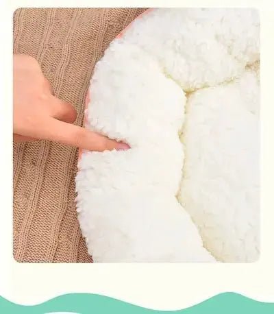 Intérieur douillet du panier rond chat - texture moelleuse confortable