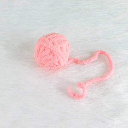 Pelote de laine rose douce avec grelot, jouet sensoriel pour chaton ou chat adulte
