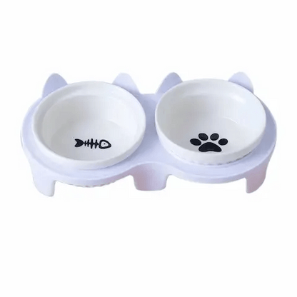 Chat utilisant gamelle ergonomique 15° couleur bleu ciel